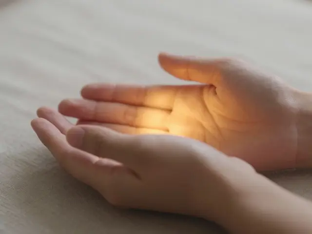 Praxe na kurzech tantrické masáže: Jak vypadá výcvik a co očekávat